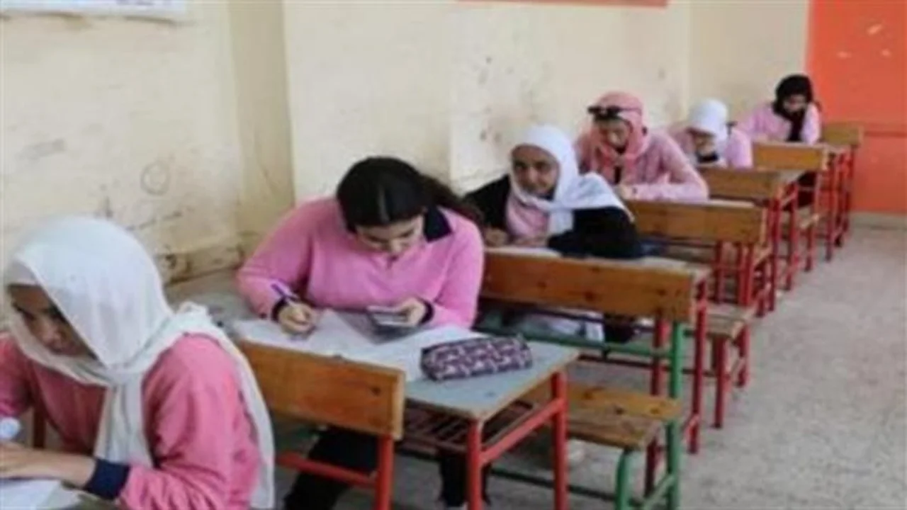 باسم ورقم الجلوس.. نتائج الشهادة الإعدادية تظهر في محافظتي القاهرة والجيزة